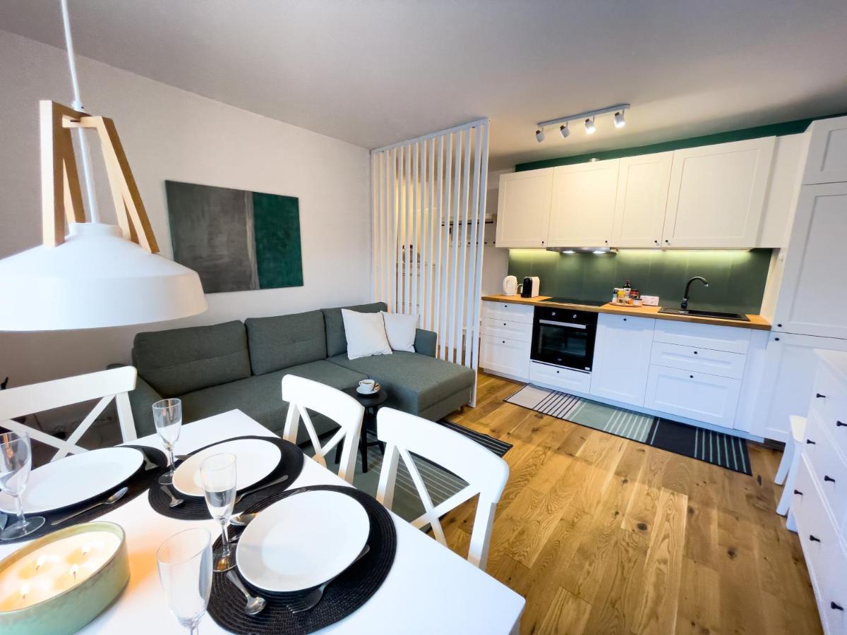 Urban Apartments Cosy No 4, Free Private Parking, Self Check-In Chorzów Exteriör bild